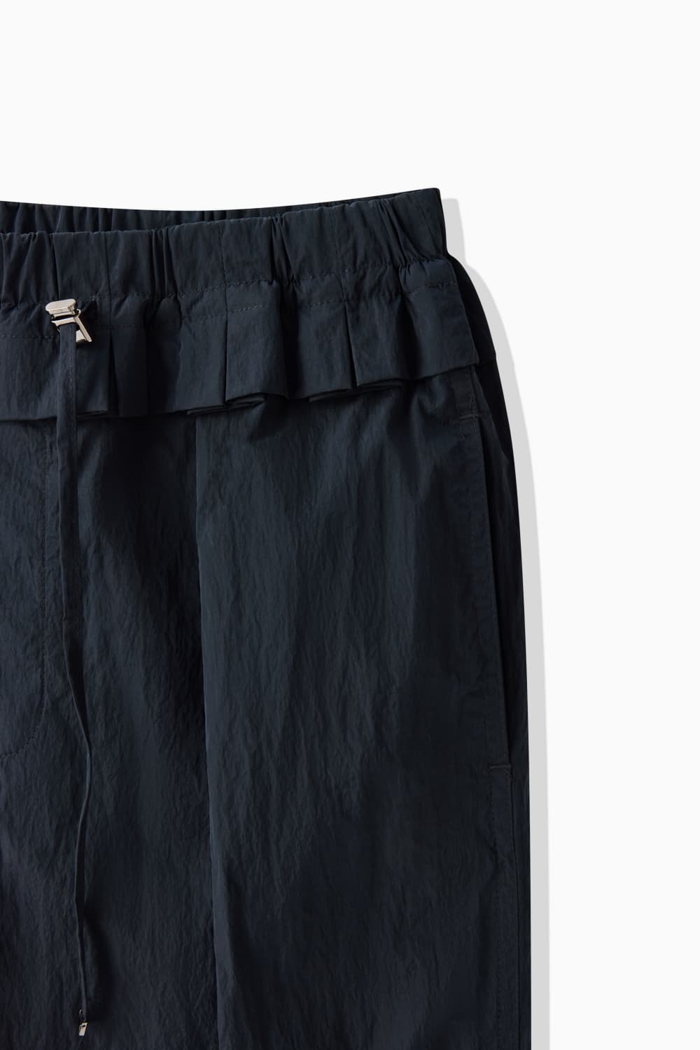 GATHER NYLON PANTS
