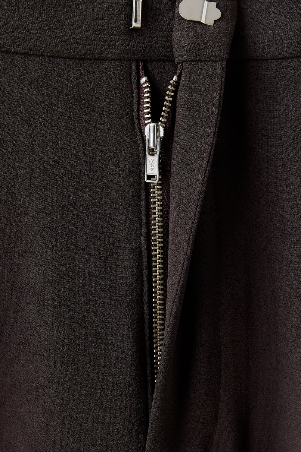 BACK SATIN 2TACK PANTS