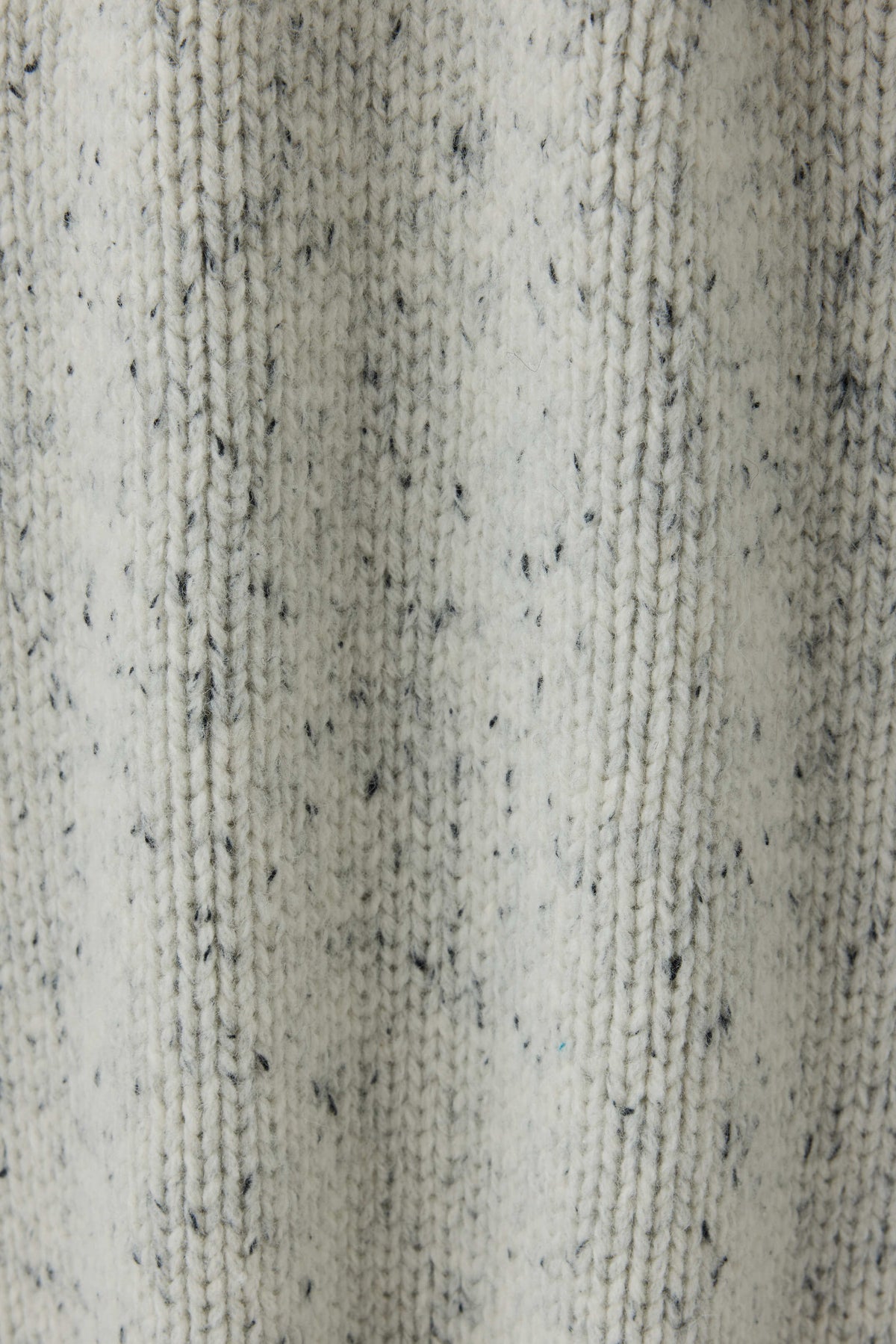 NEP YARN V-NECK KNIT