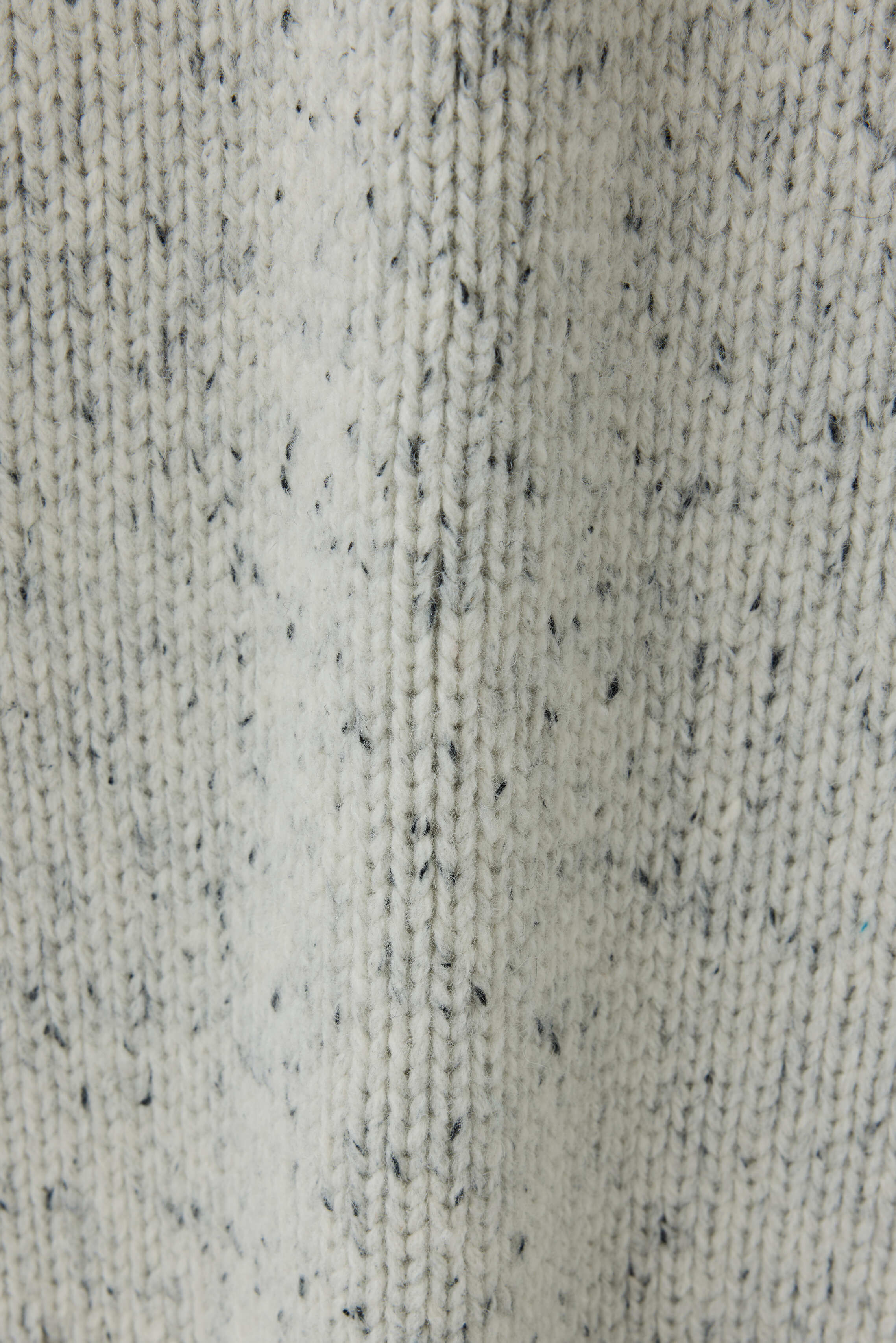 NEP YARN V-NECK KNIT